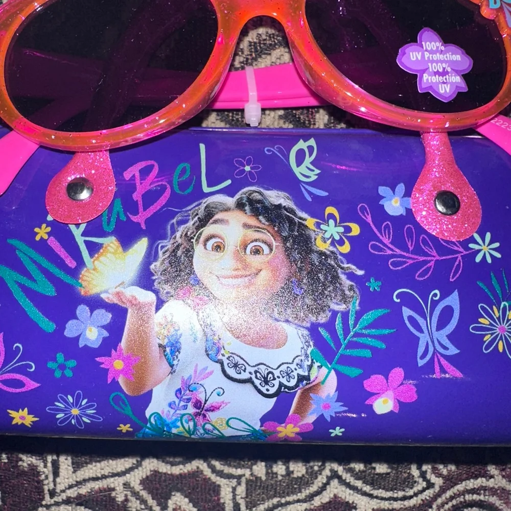 New Disney Encanto Mirabel Girl’s (3+) Pink Glitter Sunglasses & Hard Case Set